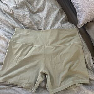 Lululemon Olive Green bike shorts sz 18 5in inseam
